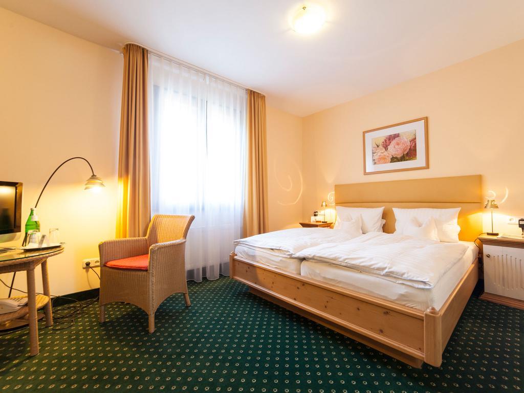 Landhotel Der Schwallenhof Bad Driburg Habitación foto